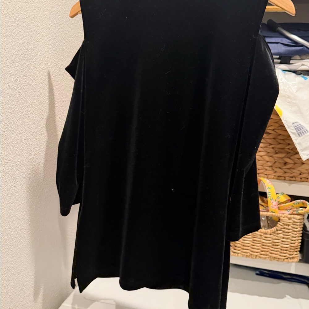 Elegant Black Velvet Women's Top